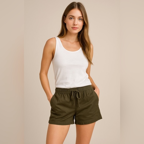 Lou & Grey Olive Green Women's Shorts 🌴☀️ - Picture 1 of 9